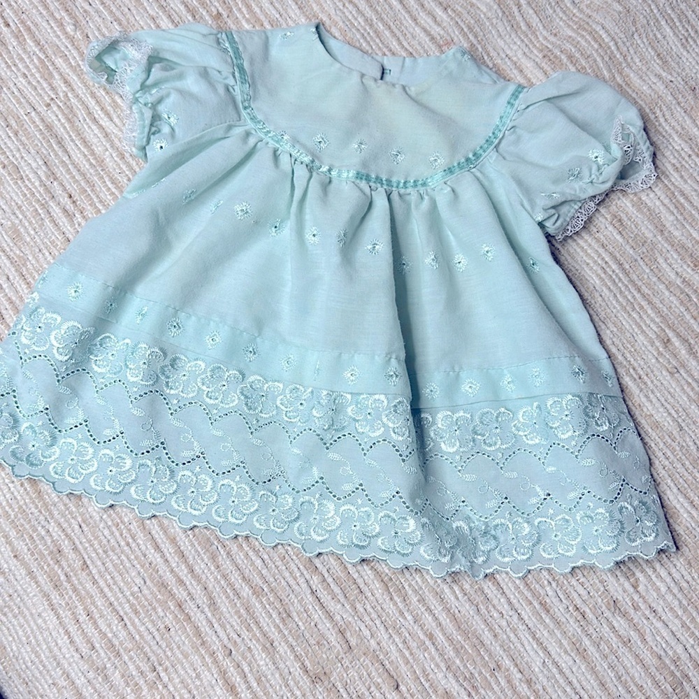 Vintage baby dress with eyelets sweet little lace and flower design over, 0-3m